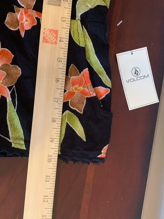 NWT Volcom Black Floral Smocked-Waist Shorts - Picture 8 of 10